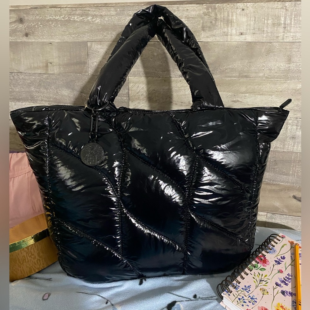 NWT Vince Camuto Leesa Puffer Tote SALE  👀